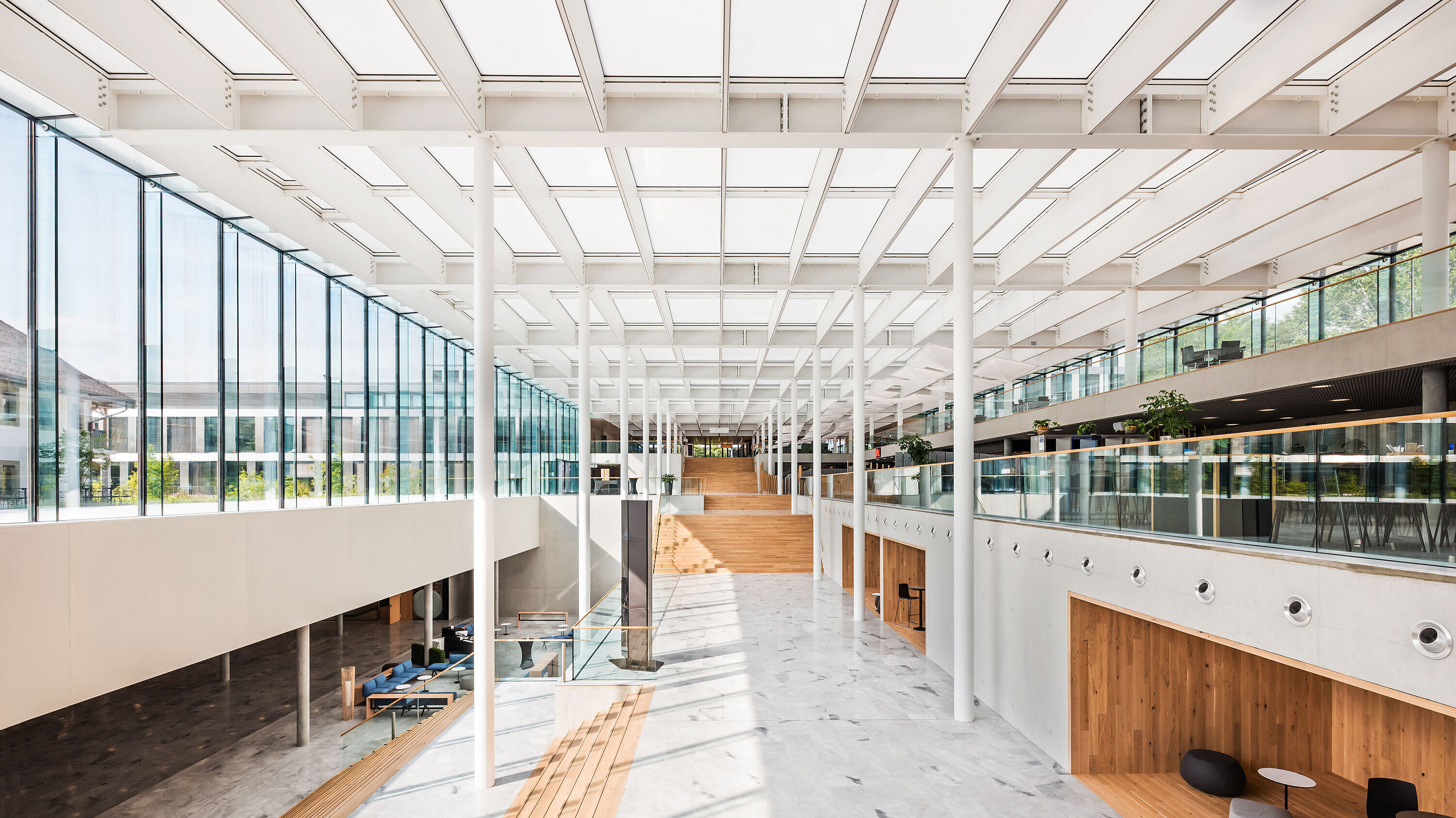 École hôtelière de Lausanne, Lausanne mit Okalux K: Lernen durch Beobachten